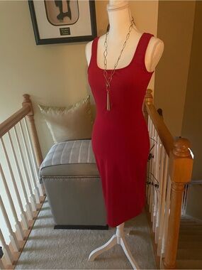 💥Classic Scoop Neck Red body con Dress-NWOT